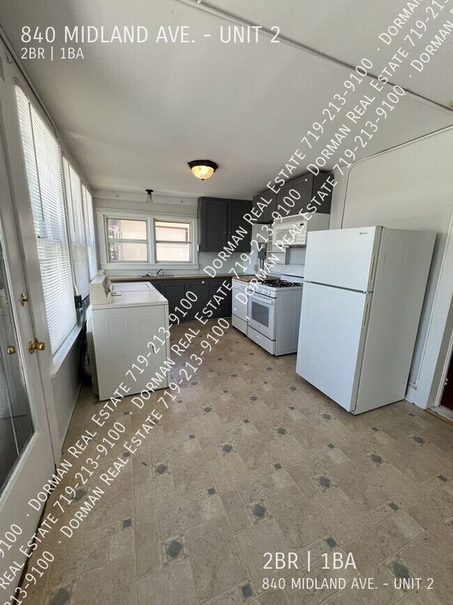 Building Photo - 840 Midland Ave