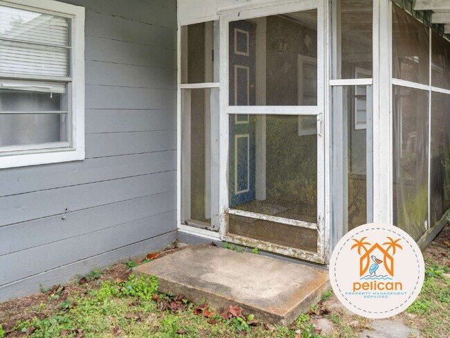 Building Photo - Cozy Studio in Pensacola