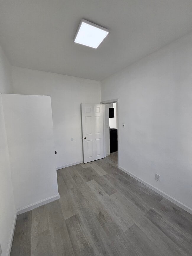 Building Photo - 190 Central Ave