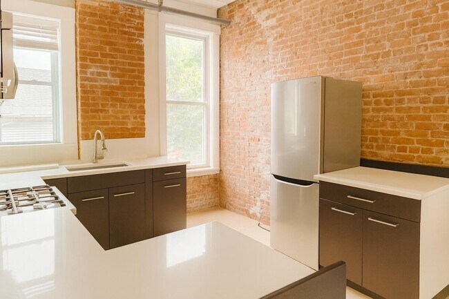 Building Photo - 155 Midland Ave