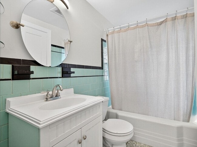 Building Photo - 37 Pine St