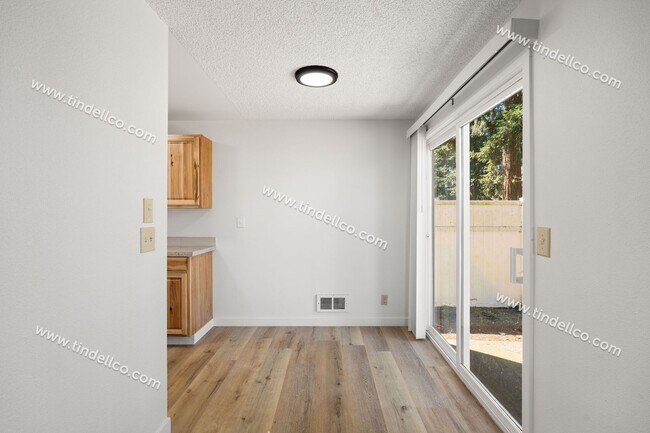 Building Photo - 344-03