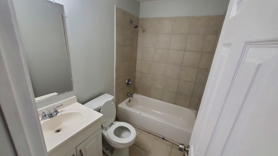 Building Photo - 3673 Martinique Ave