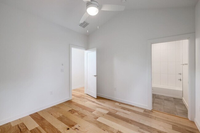 Building Photo - 2104 Columbia Cove