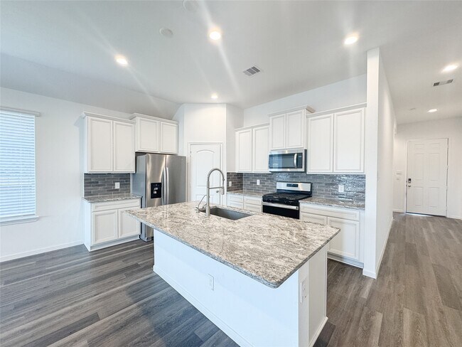 Building Photo - 519 Newcomb Holw Dr