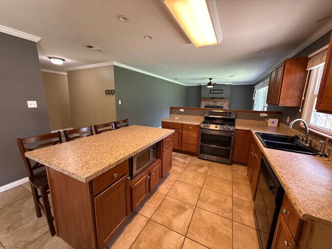 Building Photo - 204 N 57th St