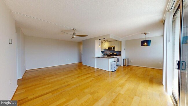 Building Photo - 2500 N Van Dorn St