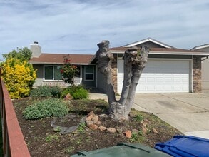 Building Photo - Terrific Oakley Location!