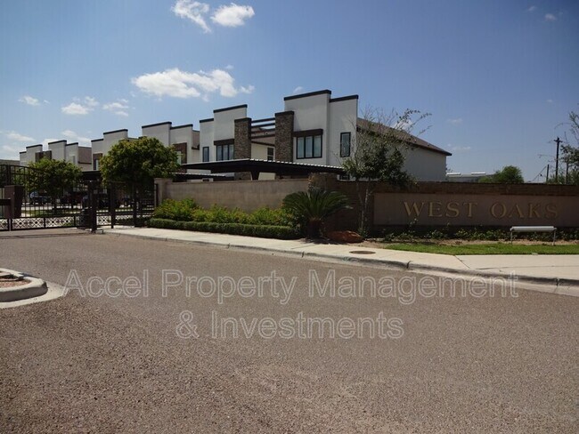Building Photo - 214 Fig Dr