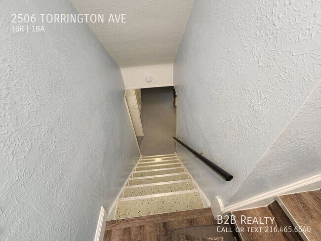Building Photo - 2506 Torrington Ave