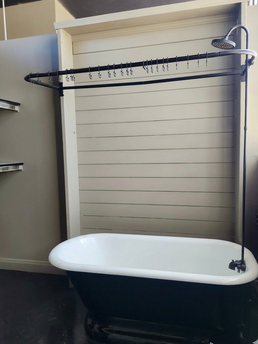 Master Bath - 600 Virginia St W