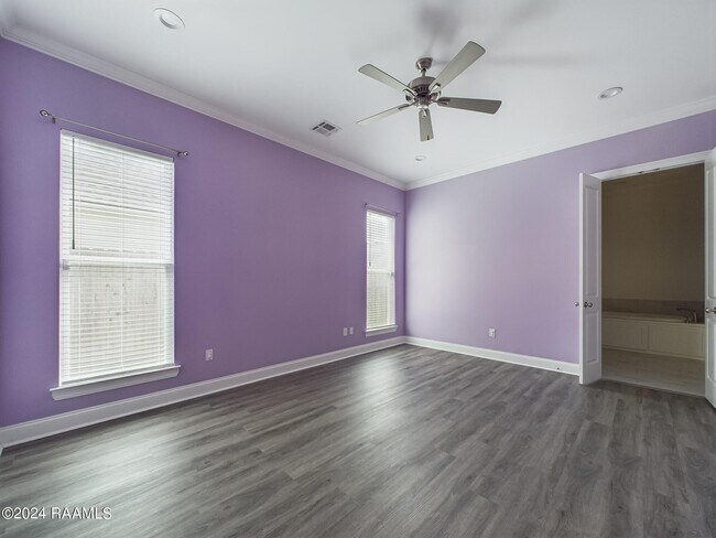 Building Photo - 316 Redfern St