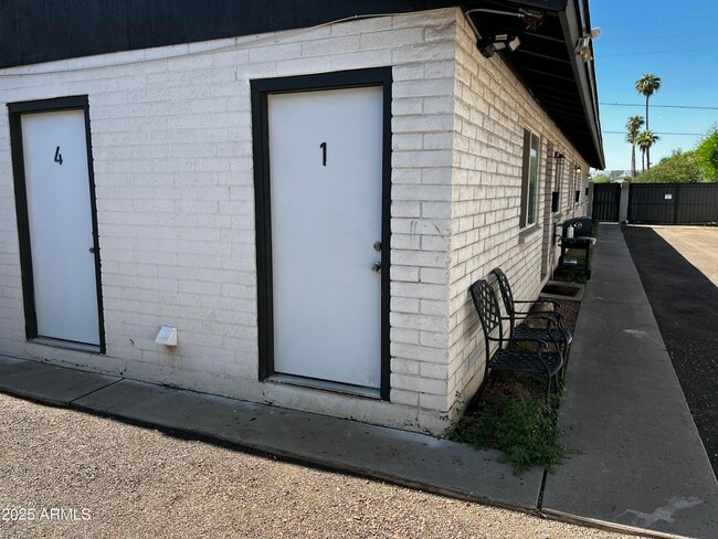 Building Photo - 5027 N 16th Ave