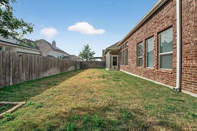 Building Photo - 21413 Hines Ln