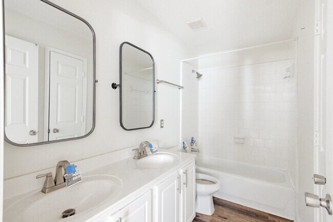 Building Photo - 11602 Canyon Mills Dr