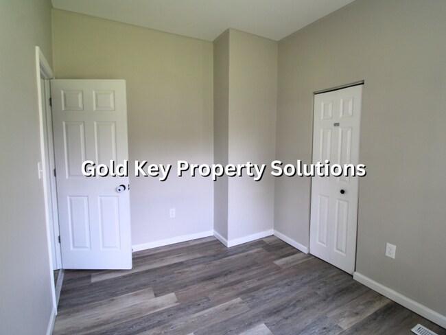 Building Photo - Nicely updated 3 BR 1 BA House with Covered Front Porch and Central Air (SECTION 8 APPROVED)