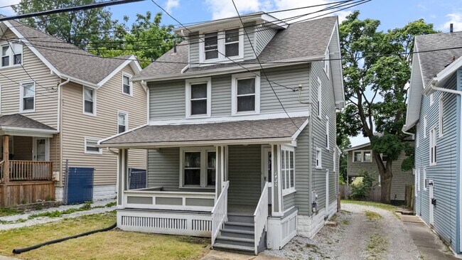 Building Photo - 1430 Newton St