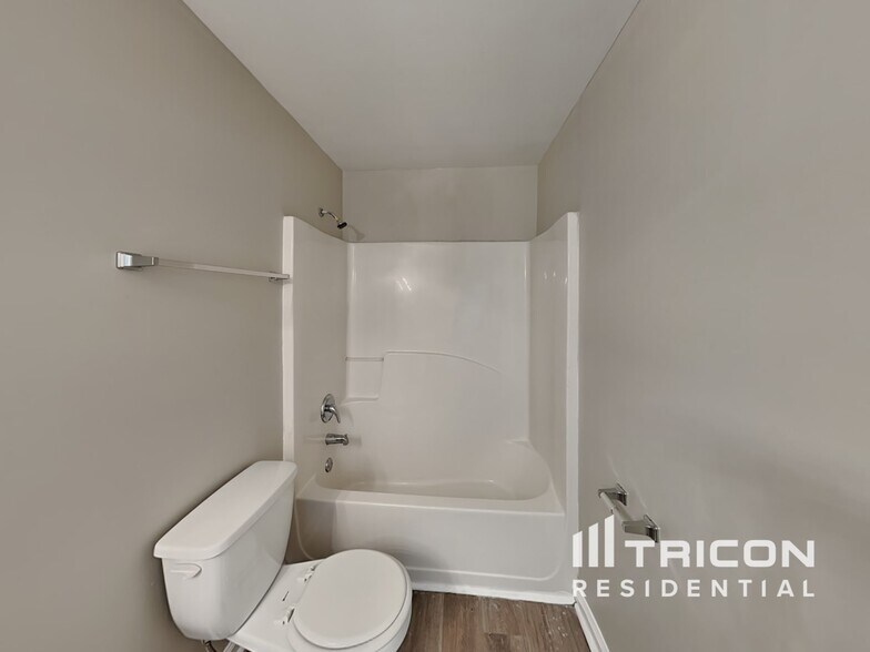 Building Photo - 2214 Benidorm Ct