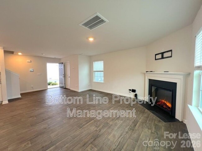 Building Photo - 1603 Blue Velvet Ln