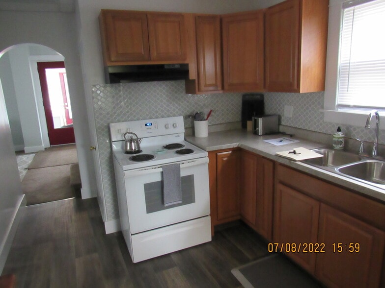 Building Photo - 1417 Race St