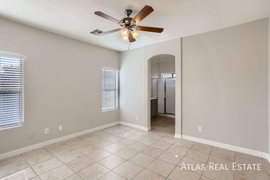 Building Photo - 13723 W Maui Ln