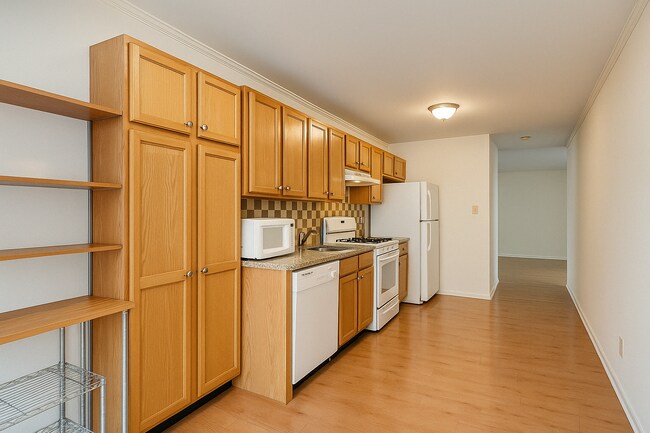 Building Photo - 1585 Pinewind Dr
