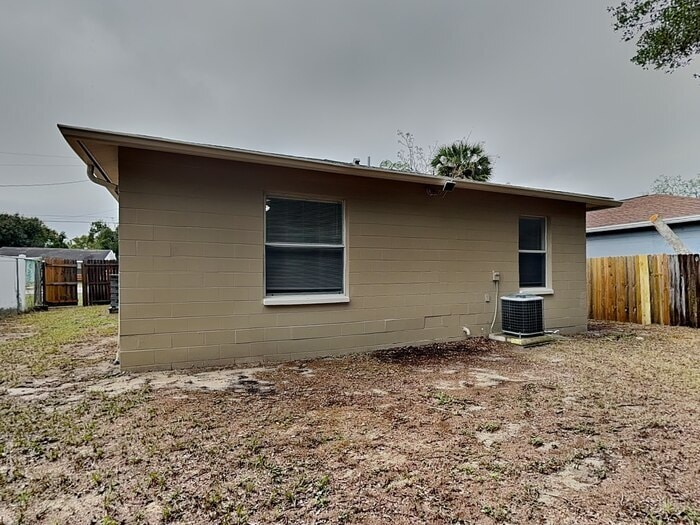 Building Photo - 3705 N 52nd St