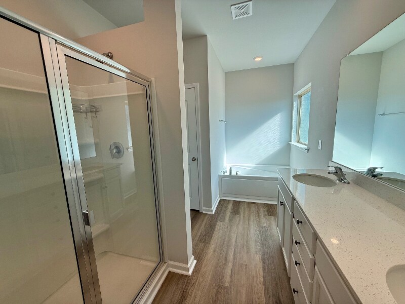 Building Photo - 160 High Leaf Dr