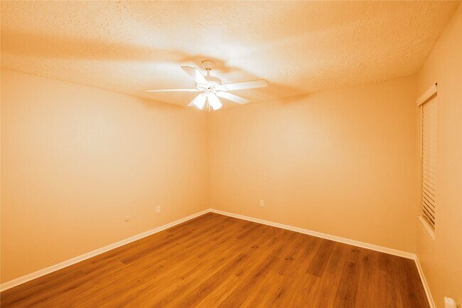 Building Photo - 2021 Spenwick Dr