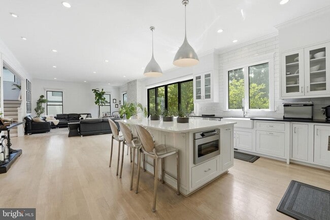 Building Photo - 2504 12th St N