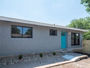 Building Photo - 2524 Glen Springs Way