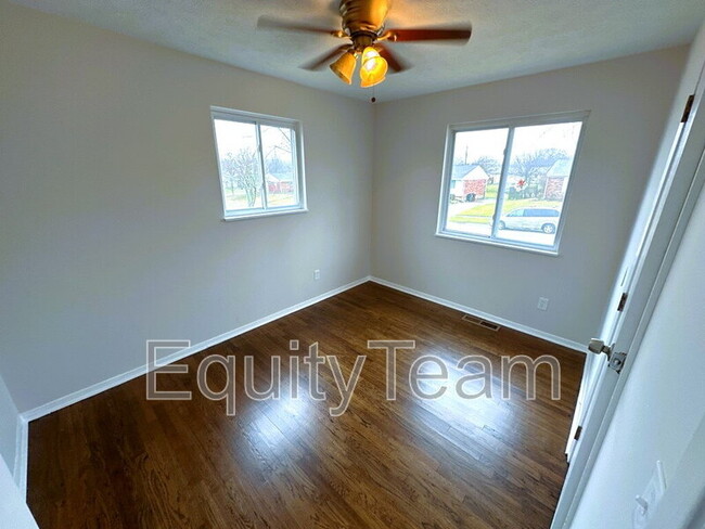 Building Photo - 10920 Crystalhill Ct