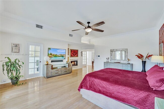 Building Photo - 1247 Seminole Dr