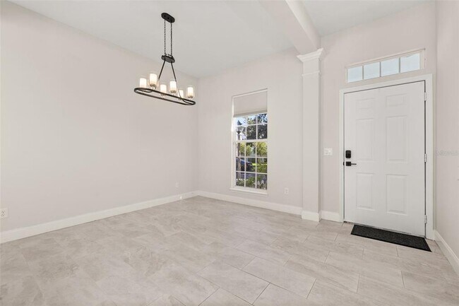 Building Photo - 212 Ficus St