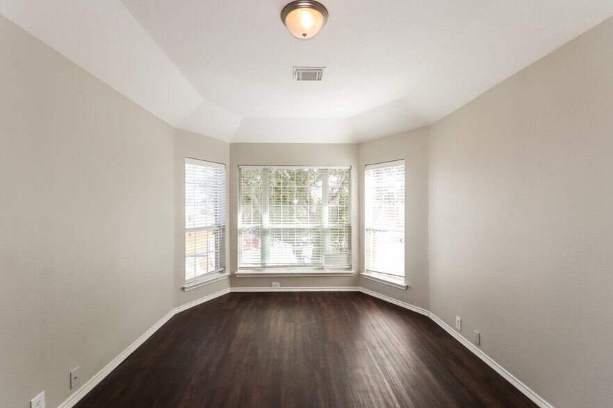 Building Photo - 2702 Darby Brook Dr