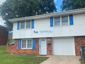 Building Photo - Charming 2 Beds, 1 Bath Half Duplex