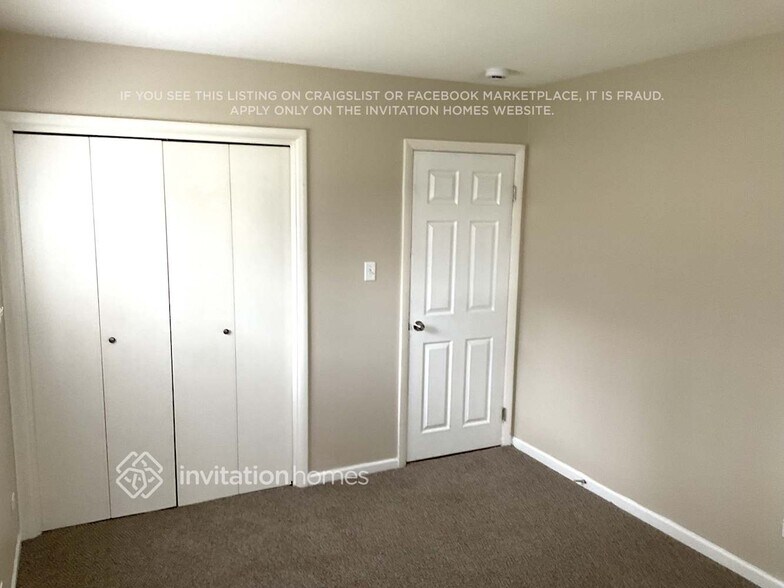 Building Photo - 1875 N Newport Rd