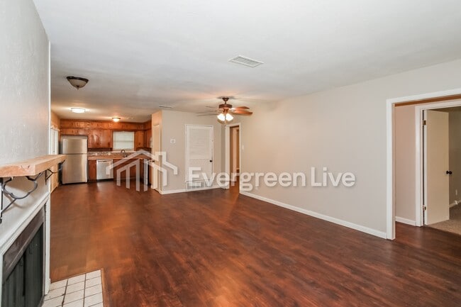 Building Photo - 311 Franklin Dr