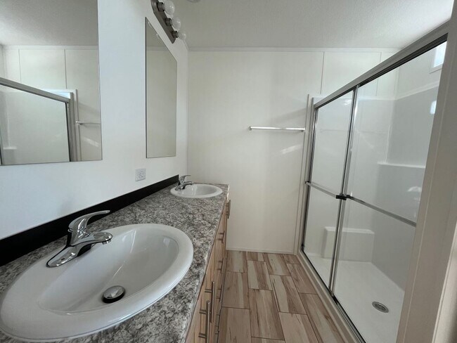 Building Photo - 118 Leopard Ln