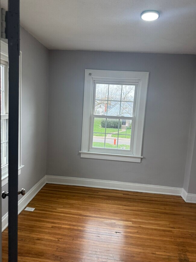 Building Photo - 952 Bulen Ave
