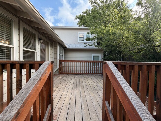 Building Photo - 5101 Guadalupe St