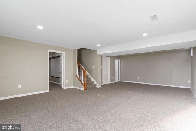 Building Photo - 23209 Robin Song Dr