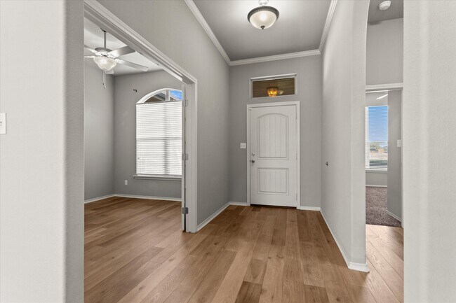 Building Photo - 9616 Kline Ave