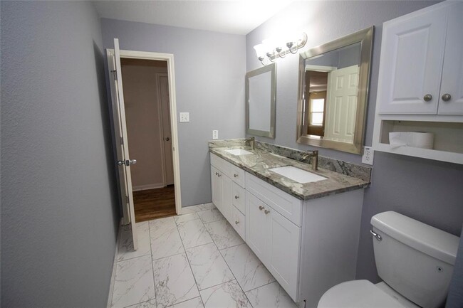 Building Photo - 21534 Pointed Oak Ln