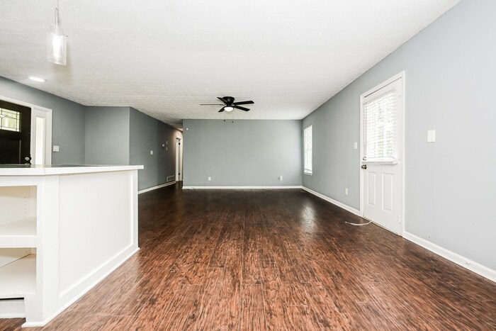 Building Photo - 7275 Indian Hill Trail