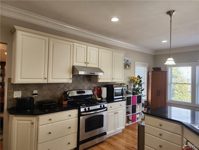 Building Photo - 4560 Providence Rd