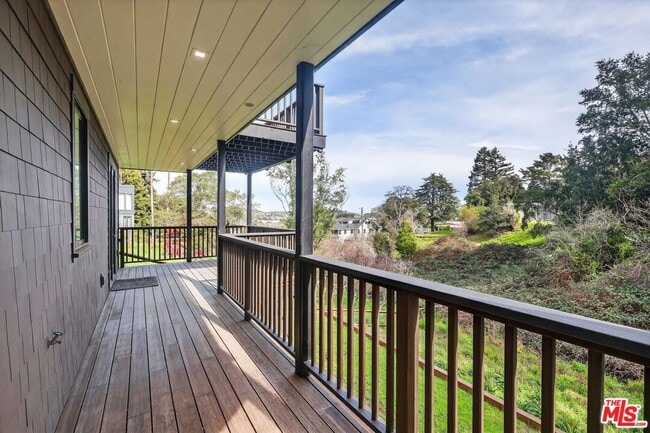 Building Photo - 502 Chapman Dr