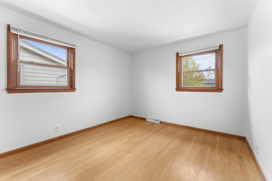 Building Photo - 5429 S 13th St