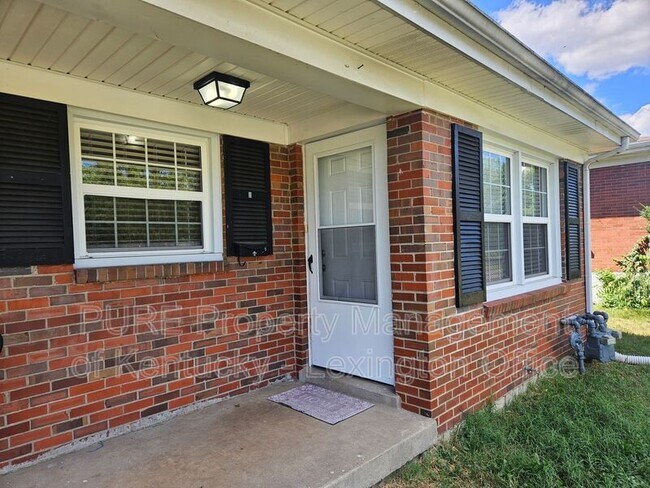 Primary Photo - 2268 Winterberry Dr