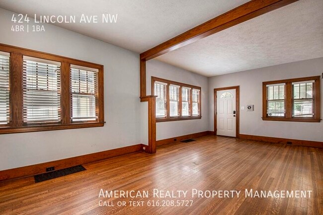 Building Photo - 424 Lincoln Ave NW